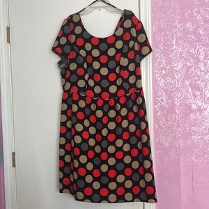 Plus Polka dot dress with cutout